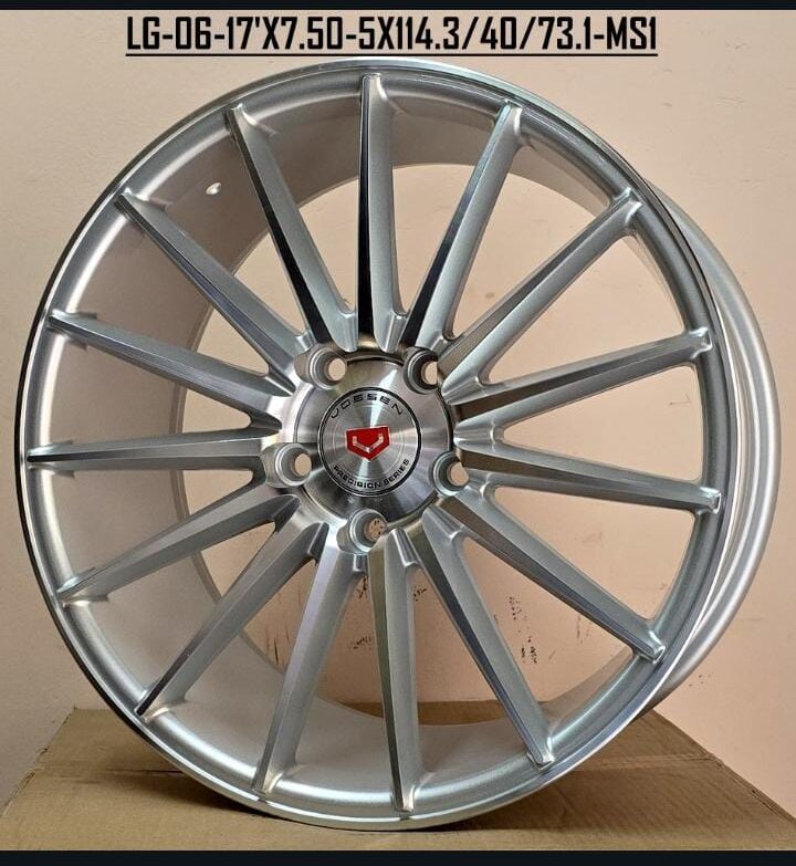 Vossen alloy wheels in 17" 5*115 7.5 J Silver color