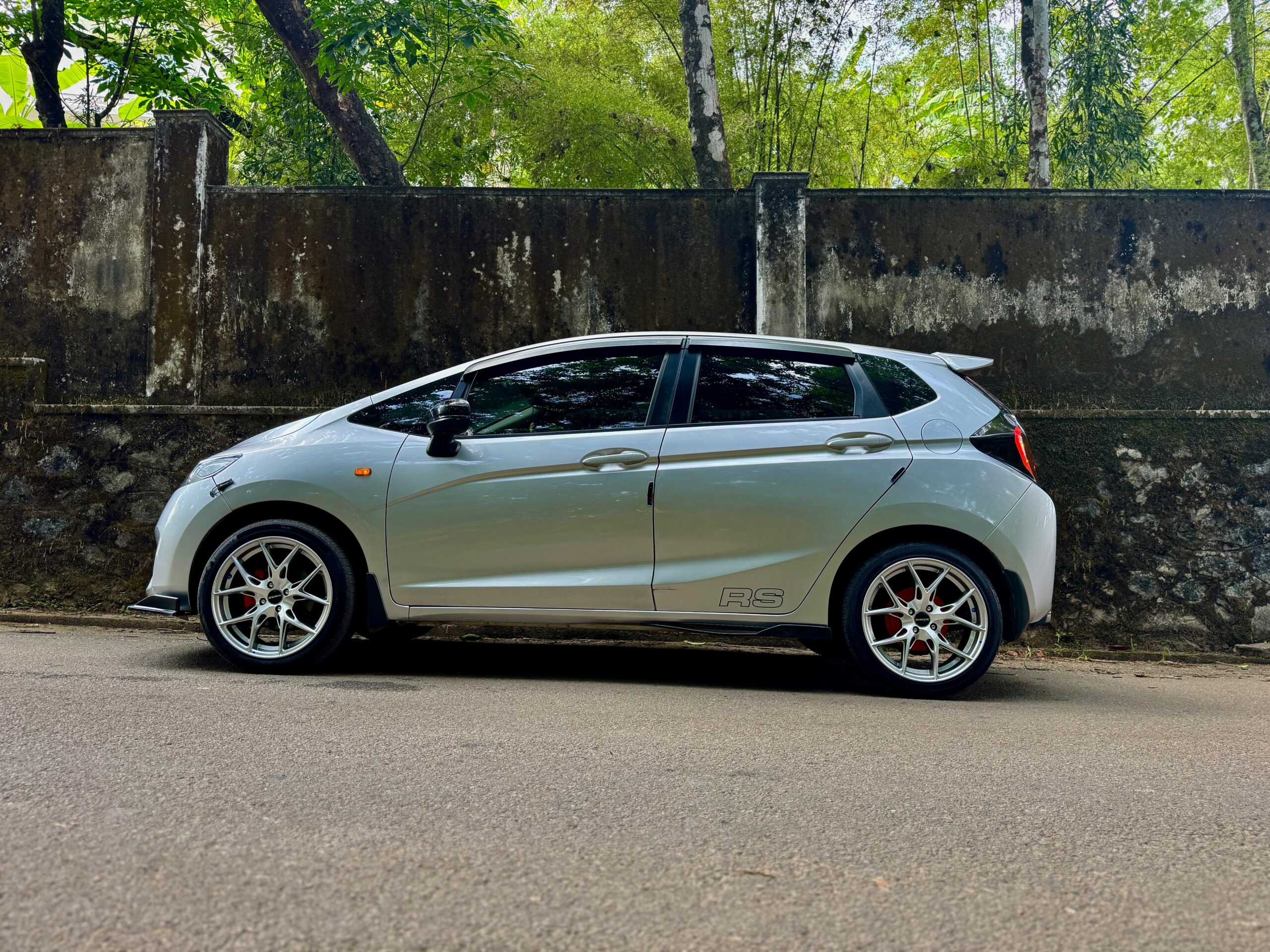 New Honda Jazz car fitted with Onyx India wheels